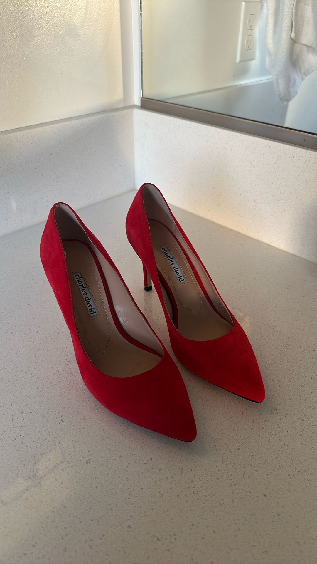 Charles David Heels Size 7 