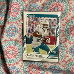 Devon Achane Football Card
