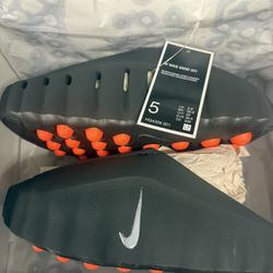 Nike Mind 001 Black And Hyper Crimson