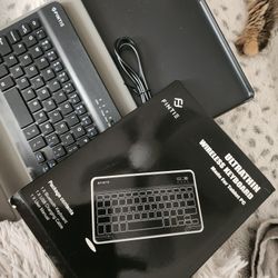 FINTIE WIRELESS BLUETOOTH 7 INCH KEYBOARD (NEW)