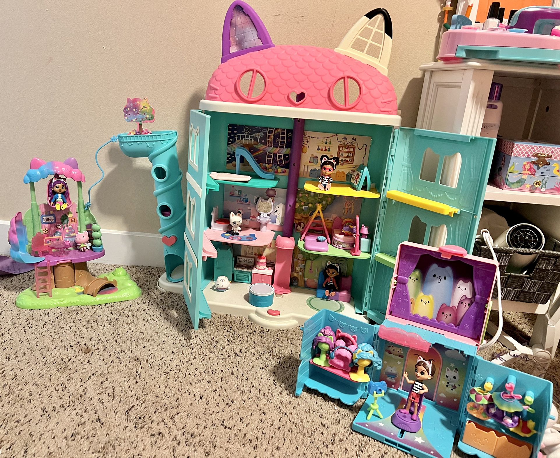 Gabby’s dollhouse Lot