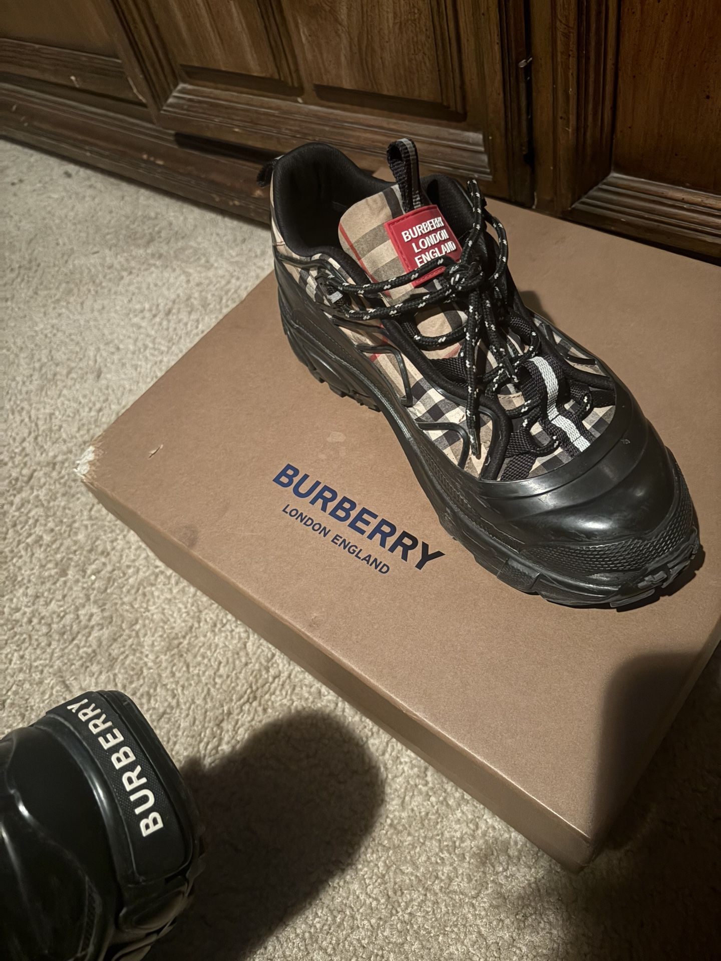 burberry london low top sneakers (42)