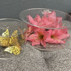 Clear acrylic cake stands (2) 