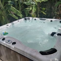 Jacuzzi/Spa/Hot Tub