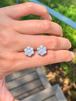Flower Setting 10k White Gold 6.7karat Diamond Earrings