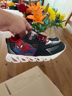 Boys shoes