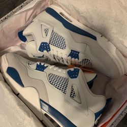 Jordan 4 - Military Blue Size 10.5 