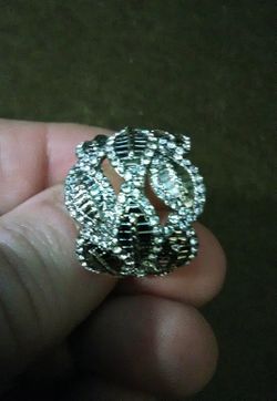 Fashion Rhinestone Leaves Ring Sz 7
