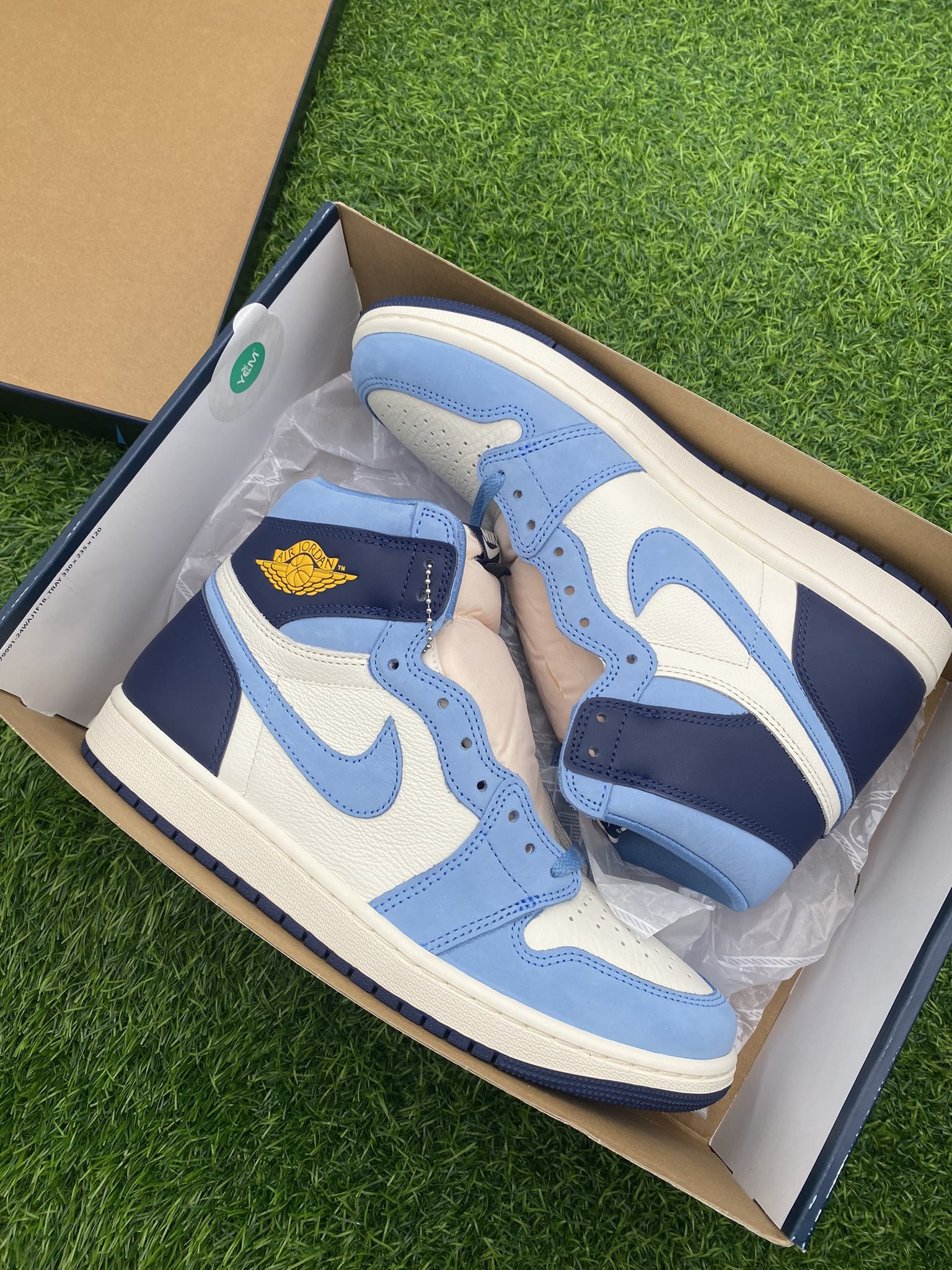 New Jordan 1 “First In Flight” Size 9.5M