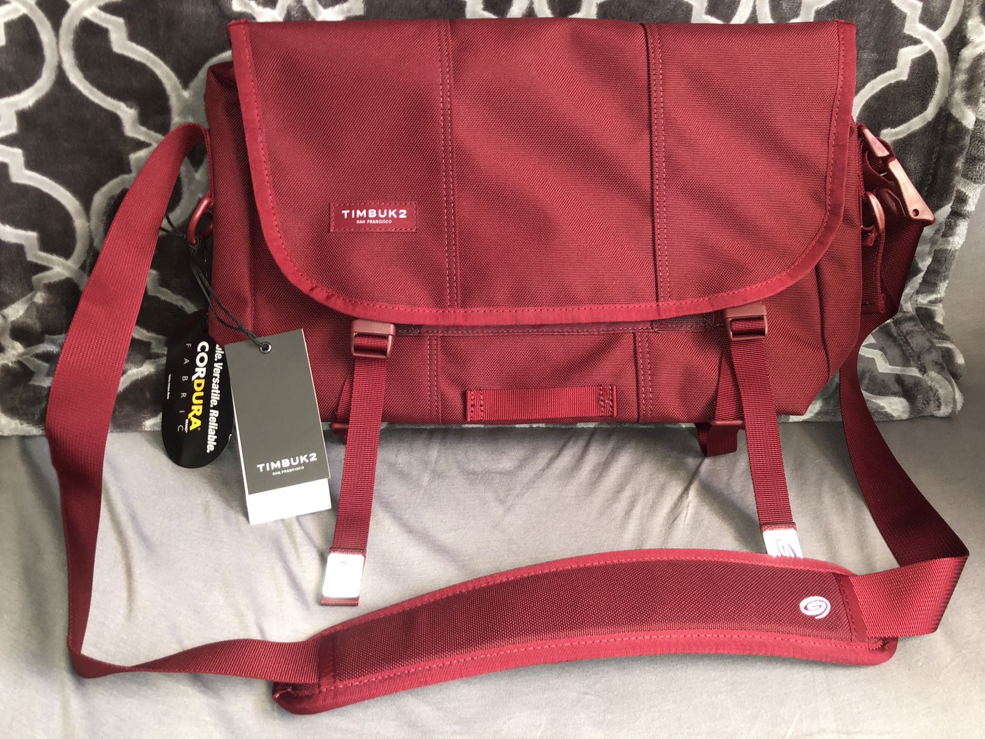 NEW TimBuk2 Classic Messenger Bag (S)