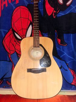 Yamaha F310 Acoustic Guitar