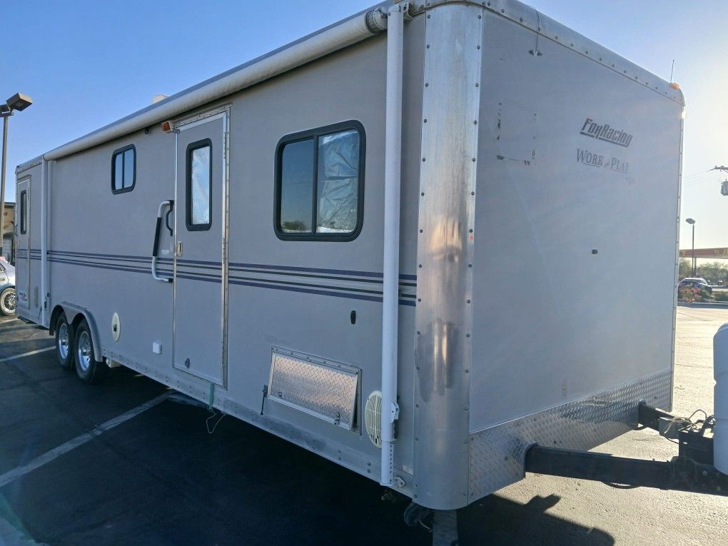 Toy Hauler 28'