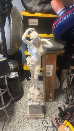 Statue