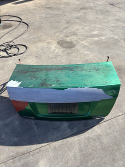 Pontiac g8 trunk