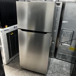 INSIGNIA TOP MOUNT FRIDGE APARTMENT SIZE
