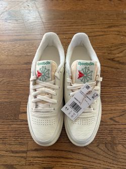 NWT Reebok Club C 85 Vintage Womens Tennis Shoes Chalk Alabaster Glen Green Size 8.5 Unworn