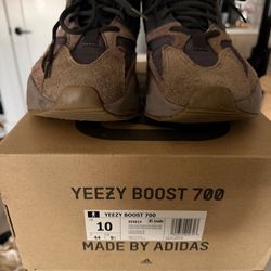 Bundle: Yezzy Boost 700, Air Jordan 3 and 11