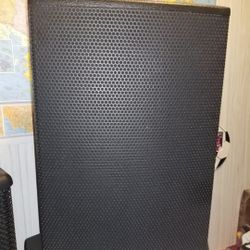 Mackie Two Way Speaker System