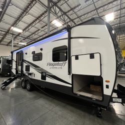 RV Trailer 30 Feet! (Big Living Room)