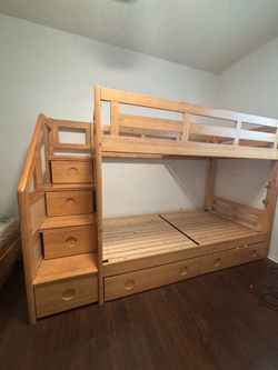 Bunk bed
