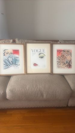 Vogue - Beautiful set of 3 vintage framed Vogue magazine cover reproductions featuring iconic fashion imagery from 1932, 1939 and 1950.