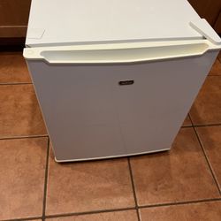 Mini Fridge 1.7 cu. ft. by Sunbeam