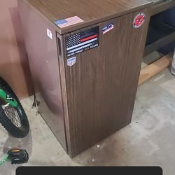 Office Or Room Size GE Refrigerator 