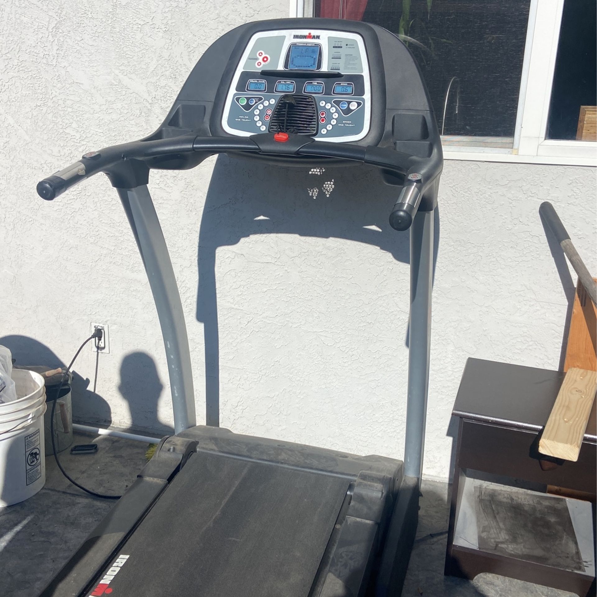 Treadmill Iron Man 150T Working