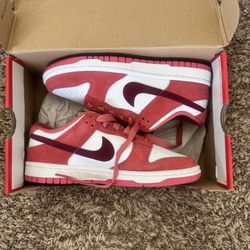 Nike Dunk Lows Vday 