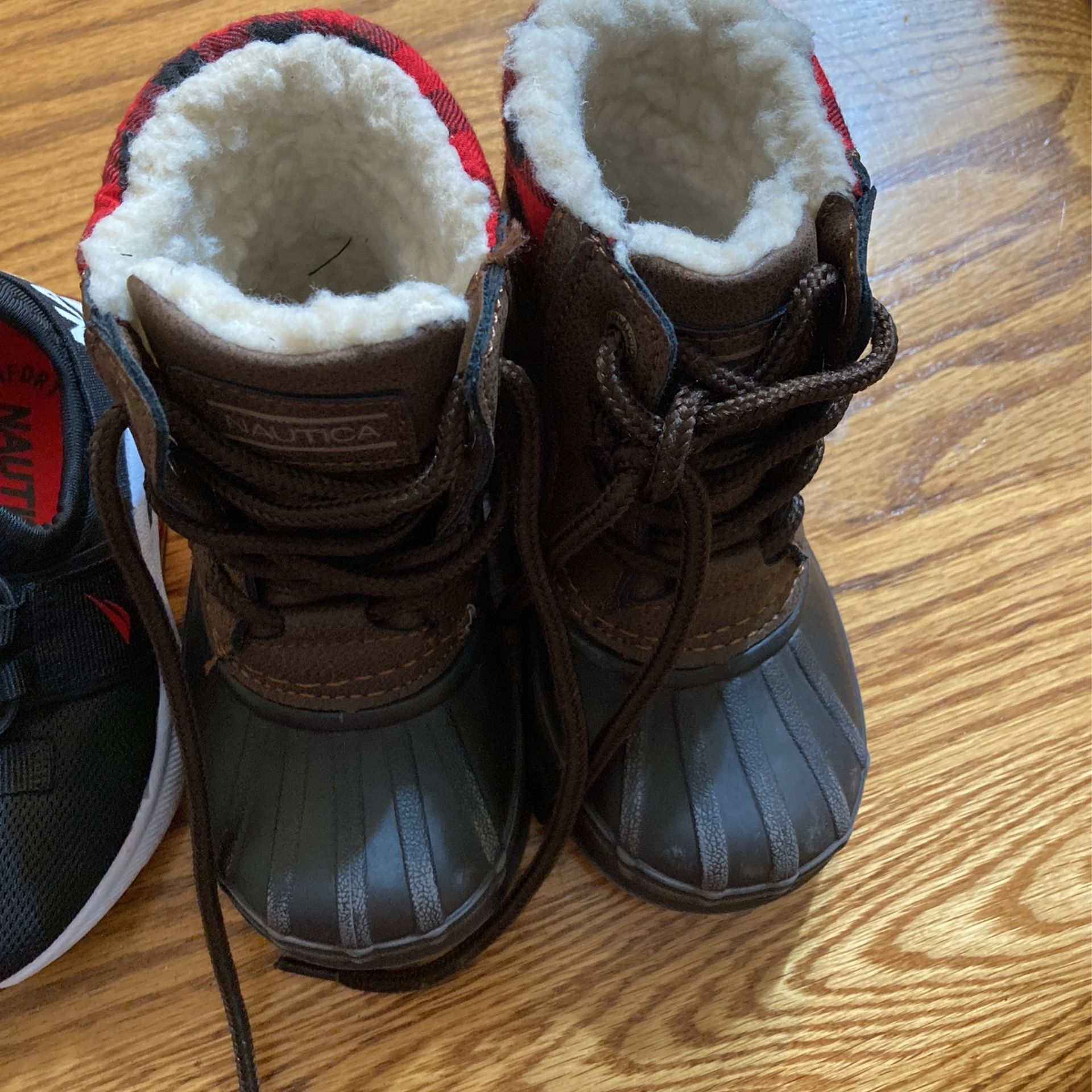Snow Boots And Nautica Tennis Shoes Size 7