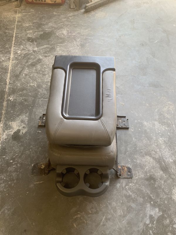 2006 Chevrolet Silverado Center Console