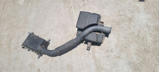 96-2000 honda vivic cx,dx air filter box.