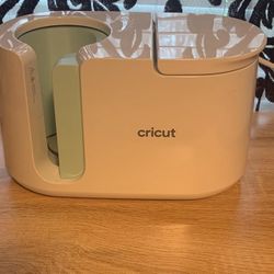 Cricut Mug Press + 4 Blank Mugs (12oz each)