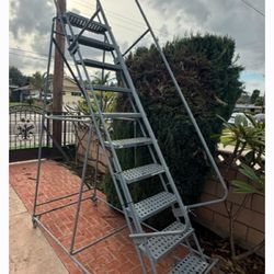 Rolling lader 10 steps  good condicion 395.00
