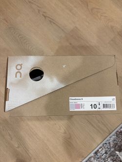 OnCloud Women Brand New Sneakers size 10
