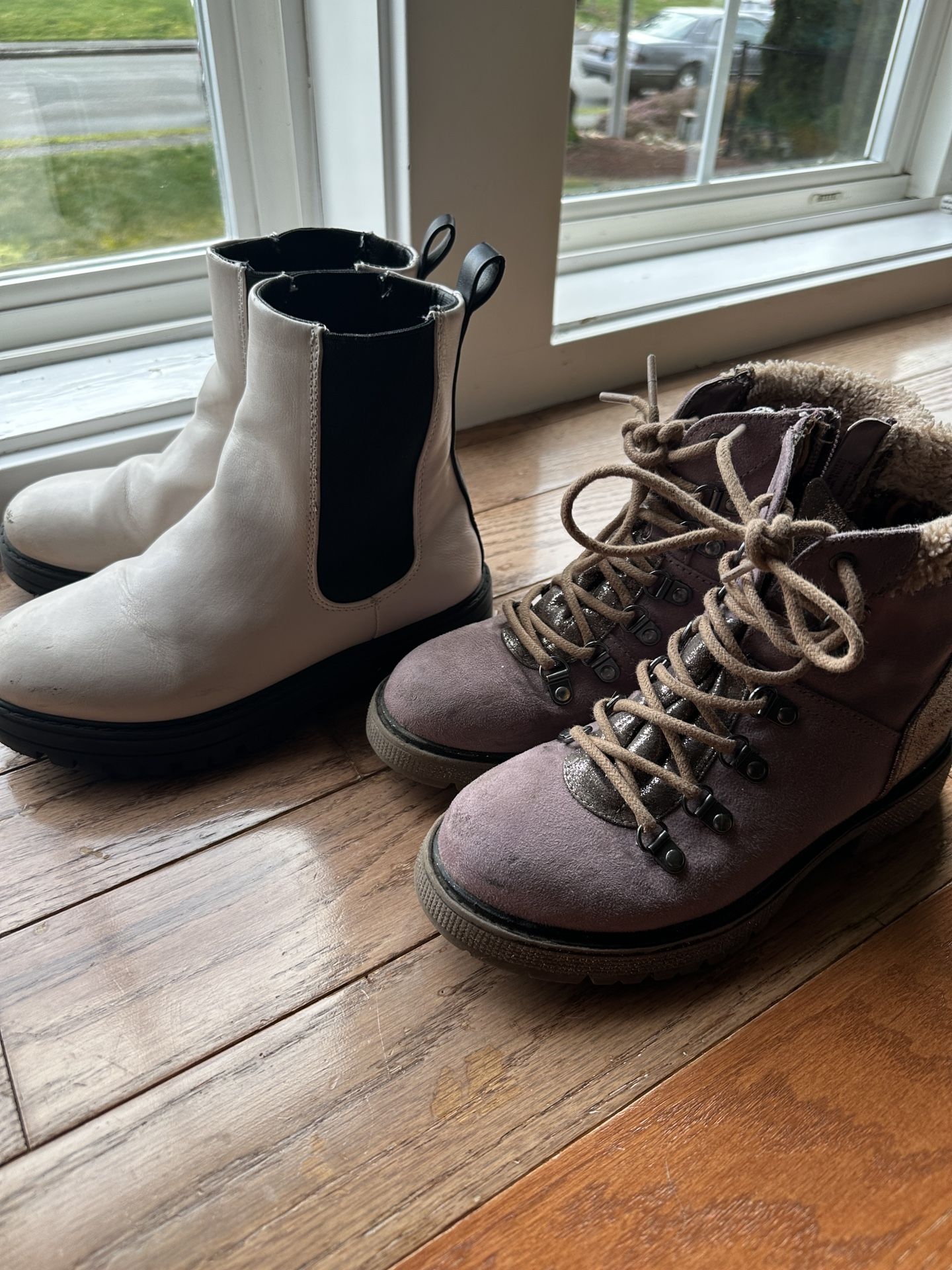 Girl’s Boots - Size 2