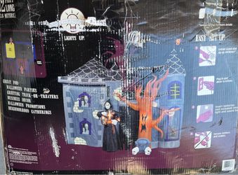 12ft Huge Halloween House -Gemmy
