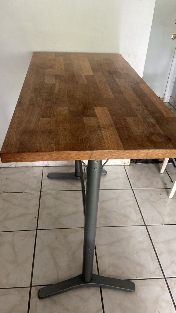 Free Table With Chairs 