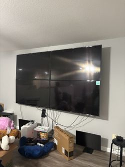 Large Roku Multi Screen Display