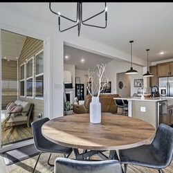 AMISCO TABLE & 4 CHAIRS