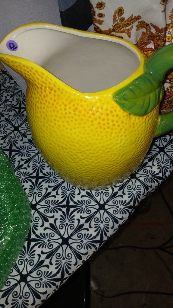 Lemon Pictcher