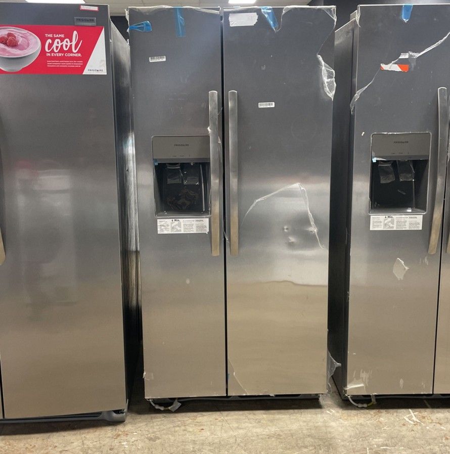 Frigidaire 33 Side By Side Refrigerator for Sale in San Antonio, TX ...