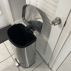 10 Gallon Stainless Steel Trash can 