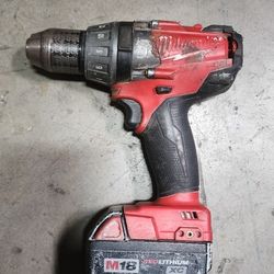 Fuel 18 Volts Milwaukee Drill  