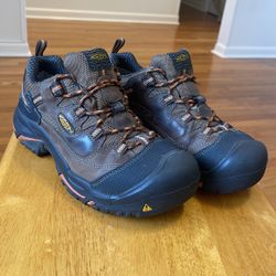 ALMOST NEW CONDITION KEEN LEATHER WATERPROOF ALL TERRAIN SHOES SIZE 7EE MEN.  USA