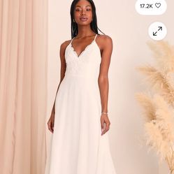 Lulus Wedding dress great conditions