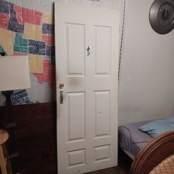 32  ×  80   Interior  Door   with   Lock  &  Key  🔐 🔑 