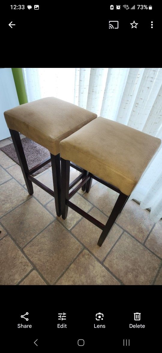 Pair of bar stools / Kitchen stools