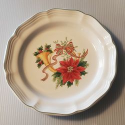 Mikasa French Countryside Christmas Poinsettia Accent Salad Plate RARE Horn

