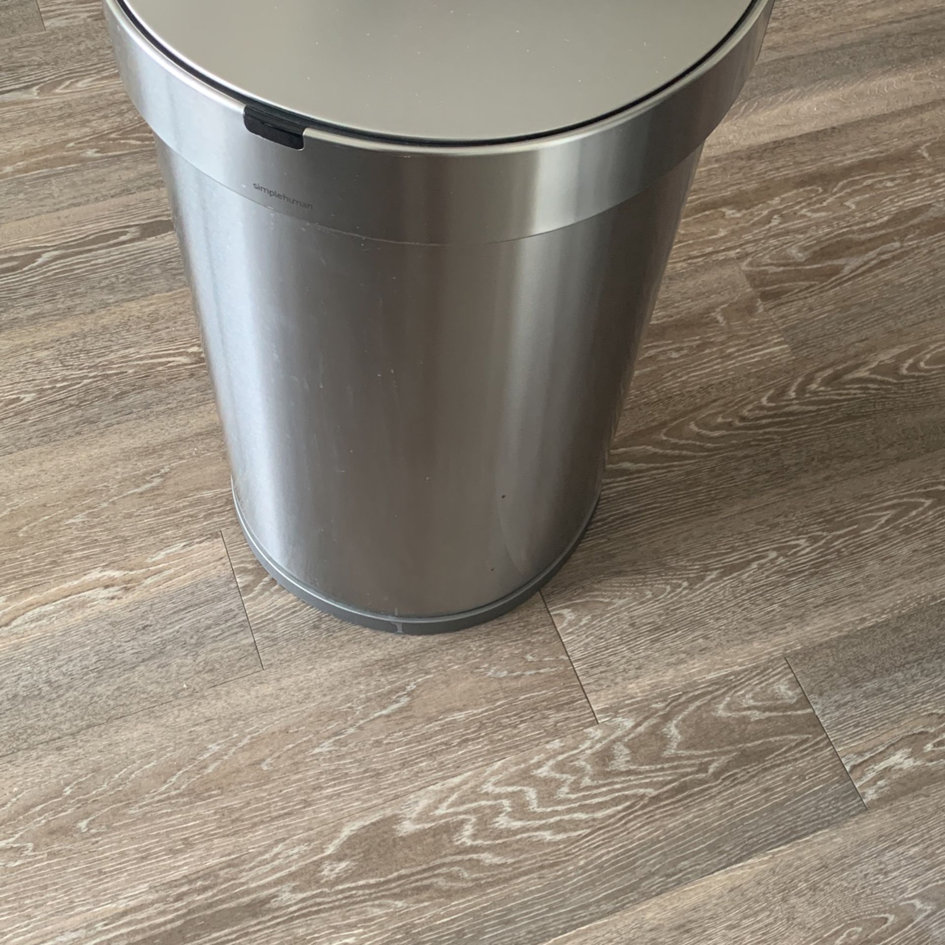 Simple Human Automatic Trash Can
